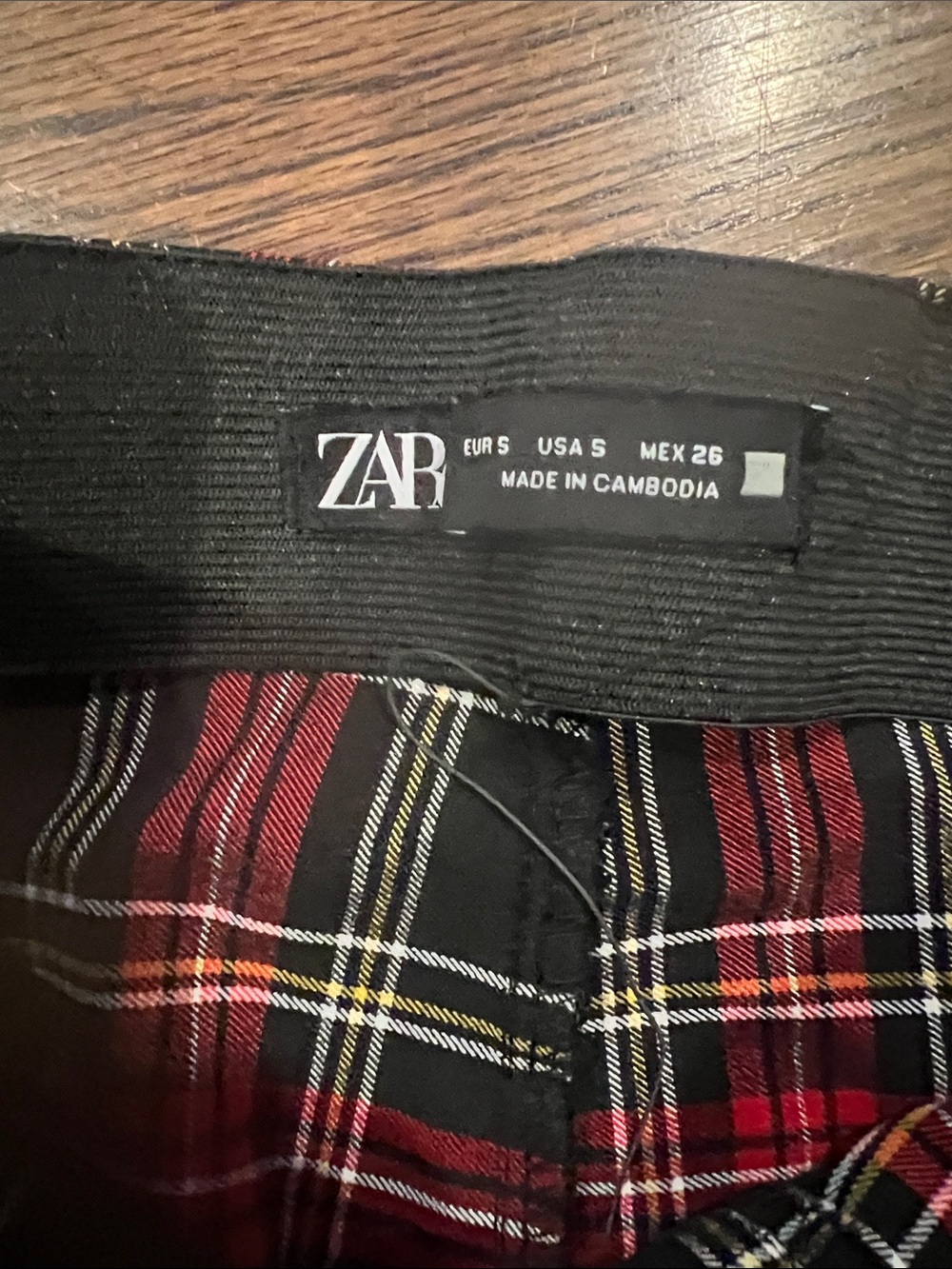 Zara Red & Black Plaid Skinny Pants with Zip Pockets - Picture 2 of 3